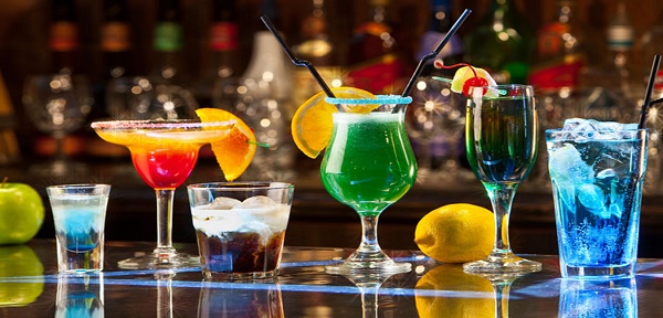 Có nên uống highball cocktail vào thời điểm nào trong ngày?